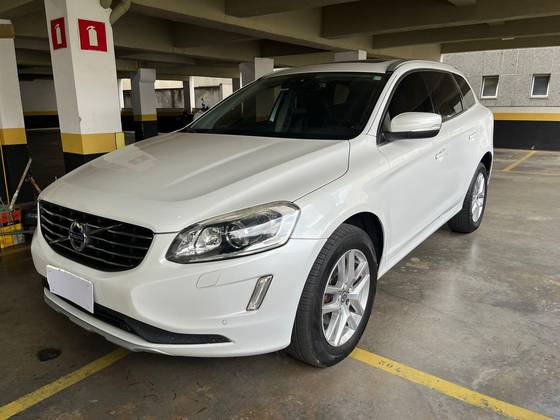 VOLVO XC60 2.0 T5 MOMENTUM GASOLINA 4P AUTOMÁTICO VOLVO XC60 2.0 T5 MOMENTUM GASOLINA 4P AUTOMÁTICO